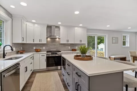 Kitchen - 20 Witham Rd, Epping, NH 03042 photo 4 of 5