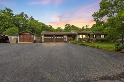 42 Brown Hill Rd, Hampstead, NH 03826