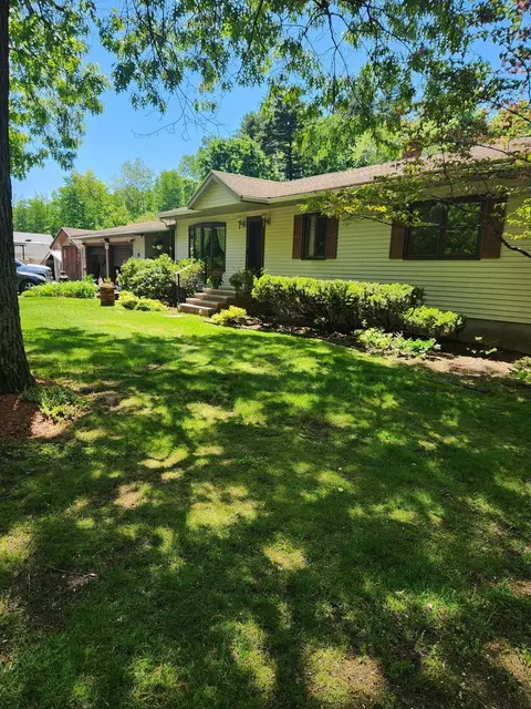 42 Brown Hill Rd, Hampstead, NH 03826