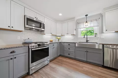 Kitchen - 76 Granite St, Hooksett, NH 03106 photo 1 of 3