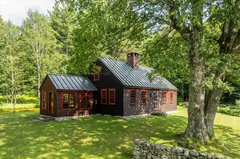 1176 E Dover Rd, Wardsboro, VT 05355