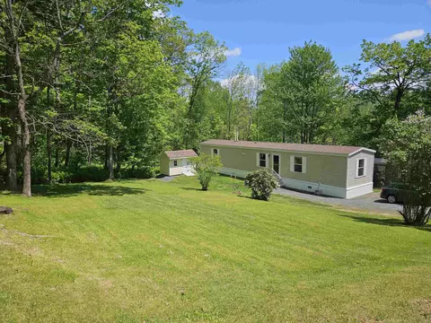 20 Meriden Mobile Court Dr, Plainfield, NH 03781