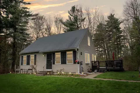 30 Stone Post Cir, Raymond, NH 03077