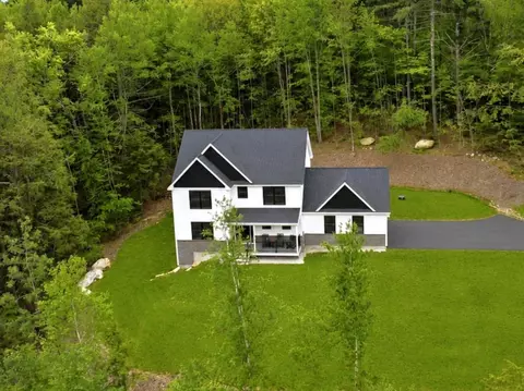 8 Arrowwood Rd, New Boston, NH 03070