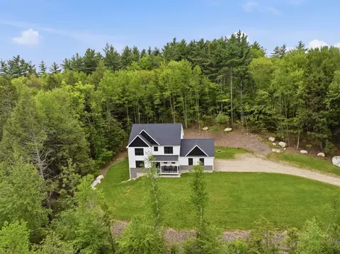 8 Arrowwood Rd, New Boston, NH 03070