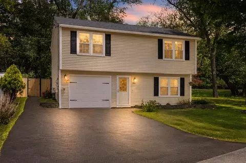 244 River Bank Rd, Manchester, NH 03103