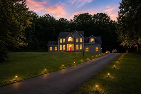 8 Stone Farm Rd, Barrington, NH 03825