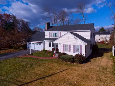 104 N Gate Rd, Manchester, NH 03104