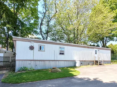 1338 Woodbury Ave #9, Portsmouth, NH 03801