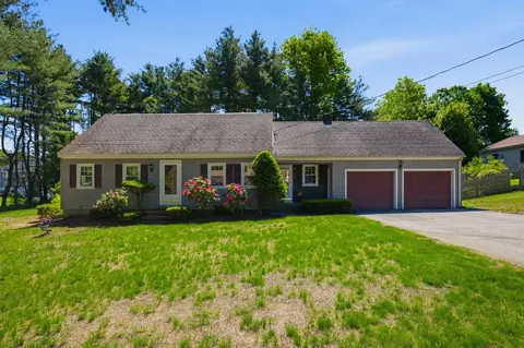 23 Rustic Ln, Plaistow, NH 03865