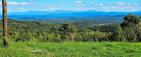 600 Davidson Dr, Walden, VT 05873