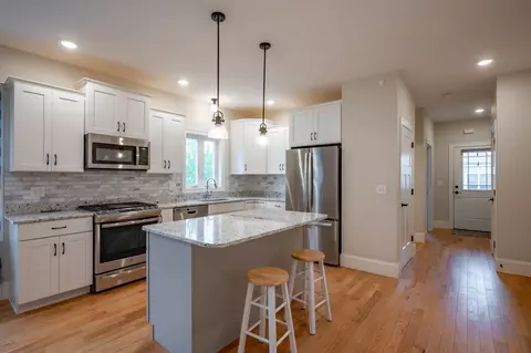 10 Abenaki Cir, Merrimack, NH 03054