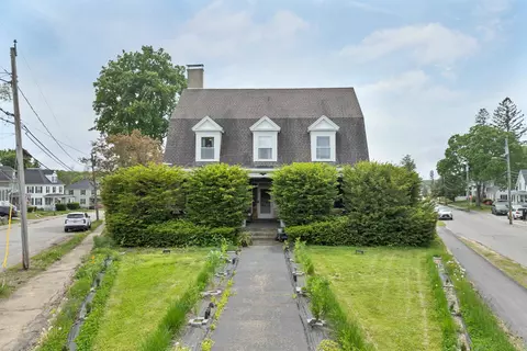 14 Whipple Ave, Laconia, NH 03246