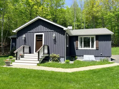 143 Seven Pines Rd, Holderness, NH 03245