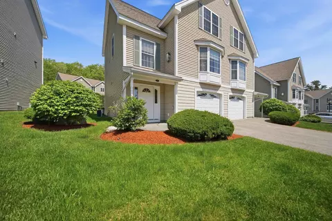 5 Monarch Ct #A, Hudson, NH 03051