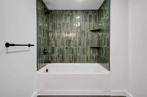 Bath - 162 Carters Way, Jericho, VT 05465 photo 3 of 6