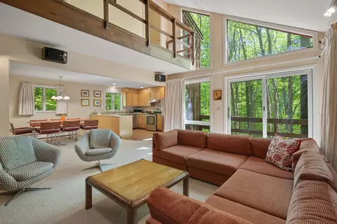 64 East Ln, Killington, VT 05751