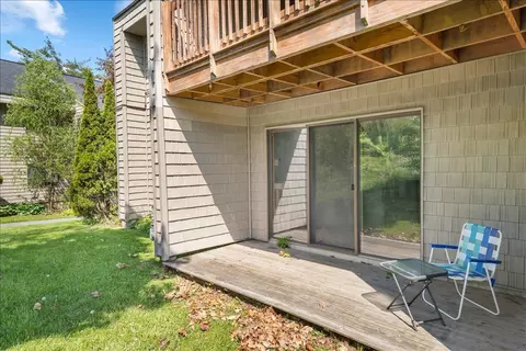 11 Hawthorne Cir, South Burlington, VT 05403
