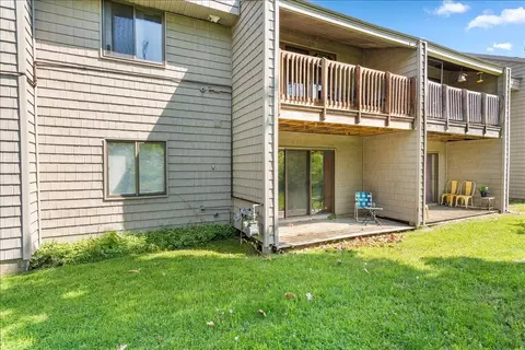 11 Hawthorne Cir, South Burlington, VT 05403