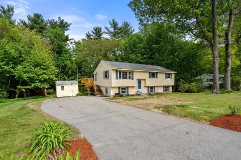 87 Belmont Dr, Merrimack, NH 03054