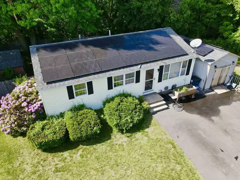 14 Charlton Cir, Nashua, NH 03060