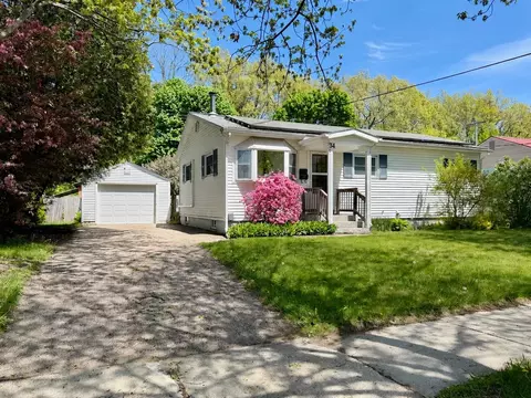 34 Curtis Ave, Burlington, VT 05401