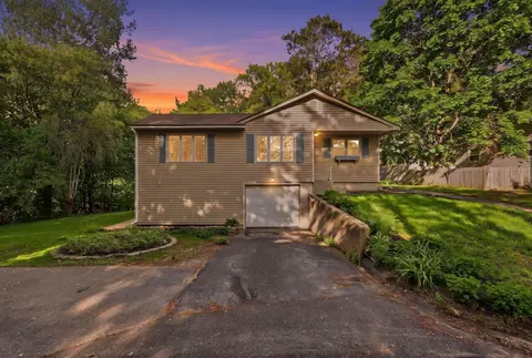 85 Whitney Ave, Manchester, NH 03104
