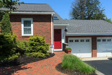 196 Norfolk St # B, Manchester, NH 03103