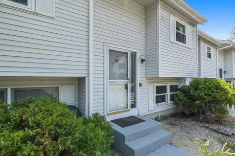 83 Bismark St #83, Manchester, NH 03102