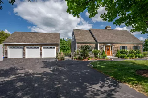 105 Chestnut Hill Rd, Amherst, NH 03031