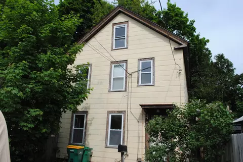 19 Pine St, Rochester, NH 03867