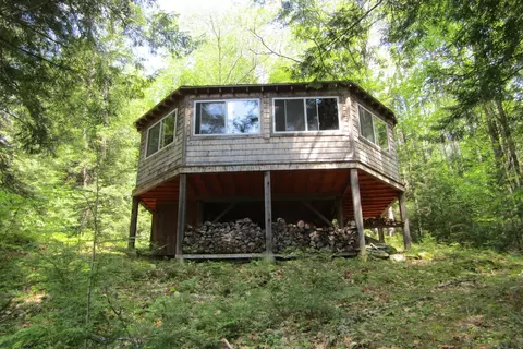 80 Blackberry Dr, Lyman, NH 03585