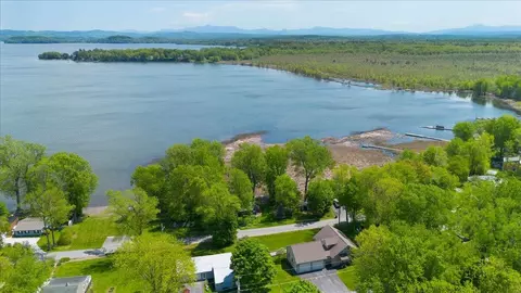 440 Mills Point Rd, Colchester, VT 05446