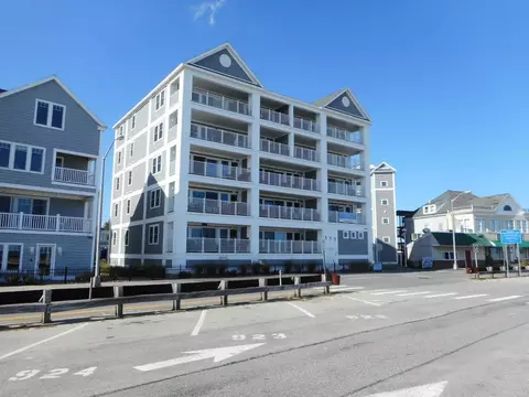 377 Ocean Blvd #3, Hampton, NH 03842