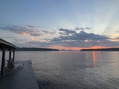 74 Keewaydin Rd, Wolfeboro, NH 03894