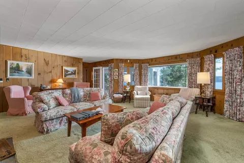 Living - 74 Keewaydin Rd, Wolfeboro, NH 03894 photo 2 of 10