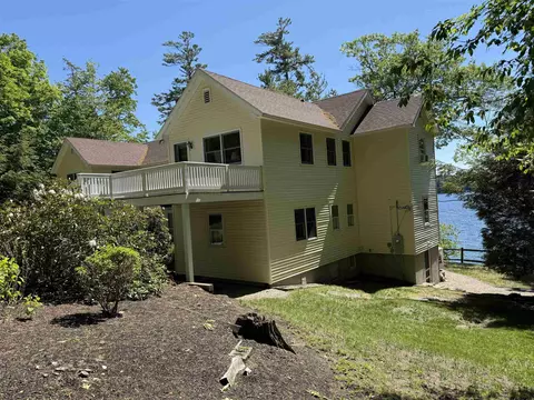 Exterior - 74 Keewaydin Rd, Wolfeboro, NH 03894 photo 8 of 15