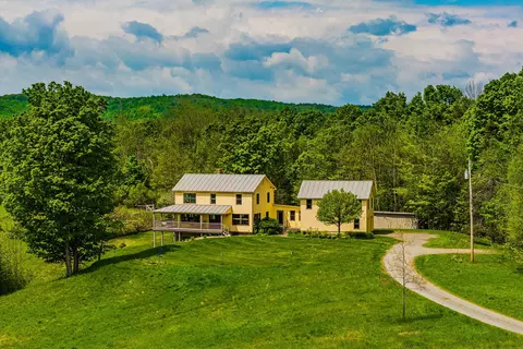 89 Jordan Rd, Strafford, VT 05072