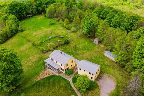 89 Jordan Rd, Strafford, VT 05072
