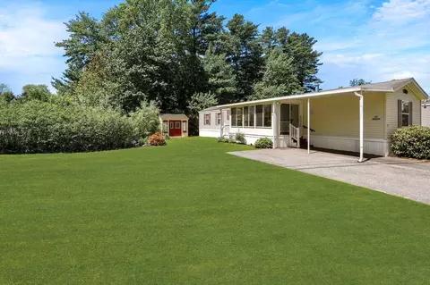 77 Hagop Rd, Salem, NH 03079