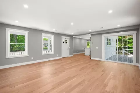 Living - 113 South Rd, Kensington, NH 03833 photo 1 of 3
