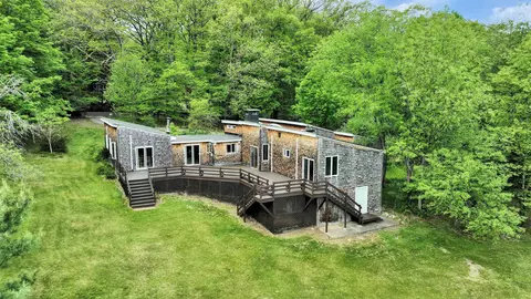 277 Old Street Rd, Peterborough, NH 03458