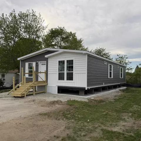 19 West Ln, Rochester, NH 03867