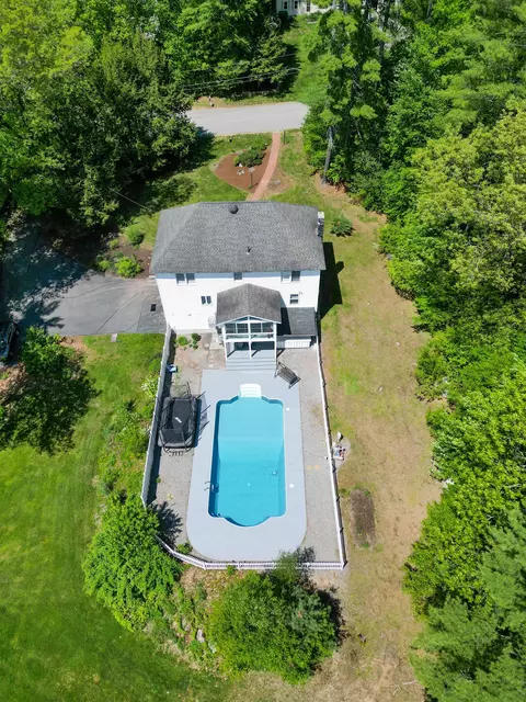 Exterior - 15 Kelso Dr, Bow, NH 03304 photo 7 of 18