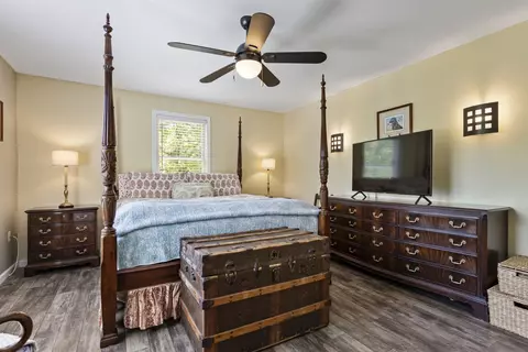 Bedroom - 15 Kelso Dr, Bow, NH 03304 photo 5 of 8
