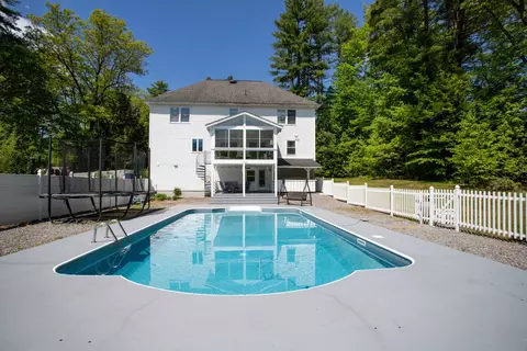 Exterior - 15 Kelso Dr, Bow, NH 03304 photo 12 of 18