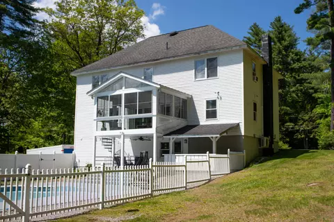 Exterior - 15 Kelso Dr, Bow, NH 03304 photo 6 of 18