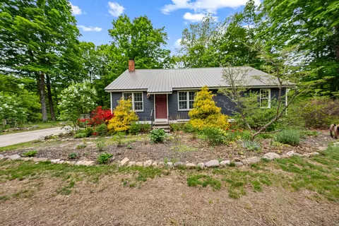 164 Stagecoach Rd, Barrington, NH 03825