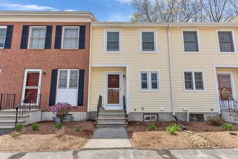 136 Fox Hollow Way, Manchester, NH 03104
