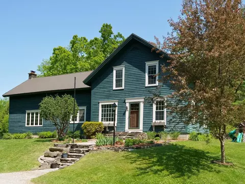 1376 Wes White Hl, Richmond, VT 05477